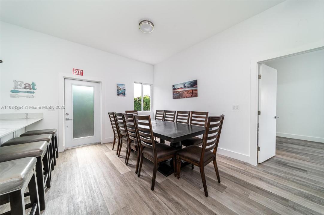 112 NW 10th St, Hallandale Beach, 佛羅里達州 33009, 美國