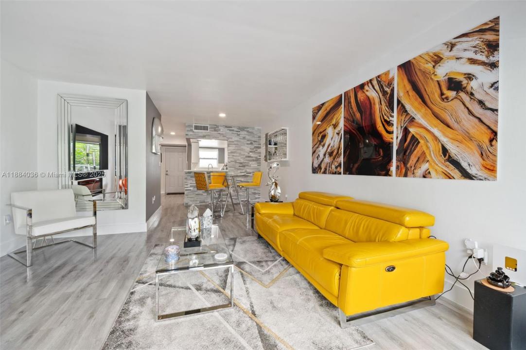 9373 Fontainebleau Blvd K212, Miami, フロリダ 33172, アメリカ合衆国
