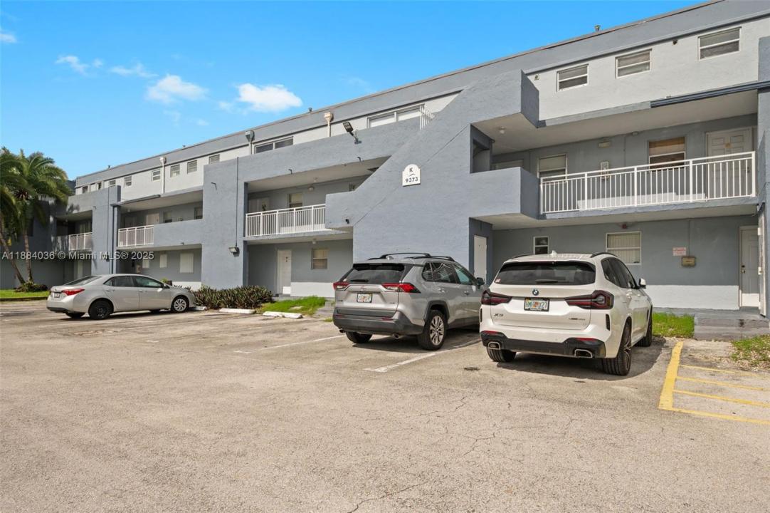 9373 Fontainebleau Blvd K212, Miami, フロリダ 33172, アメリカ合衆国