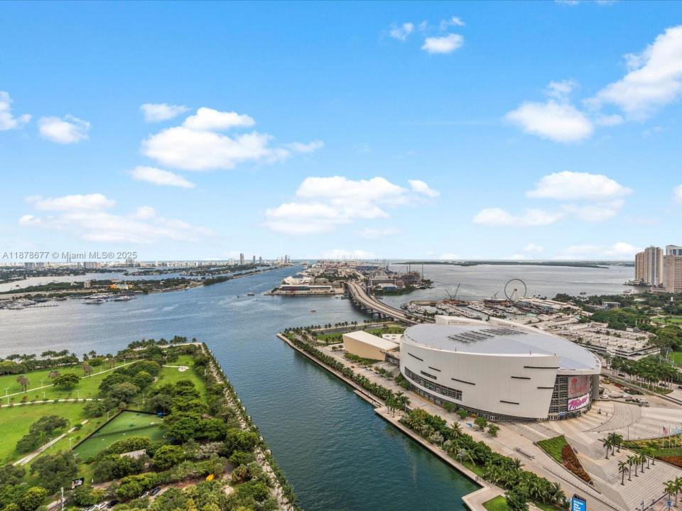 900 Biscayne Blvd 3709, Miami, Florida 33132