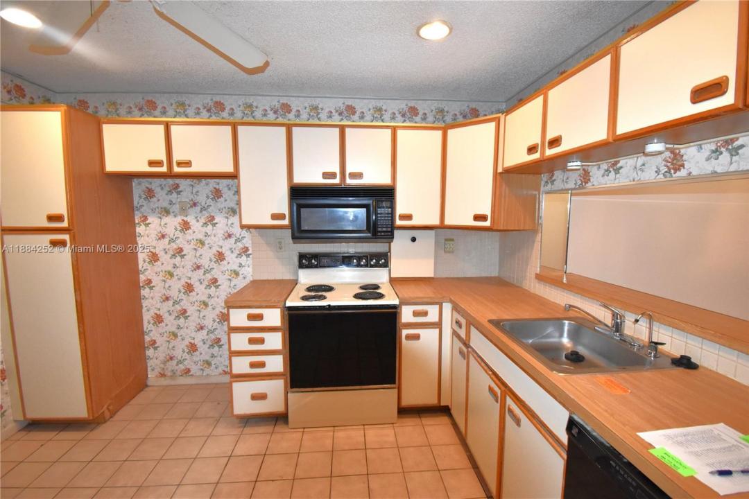 2908 S Carambola Cir S 402, Coconut Creek, פלורידה 33066, ארצות הברית של אמריקה 