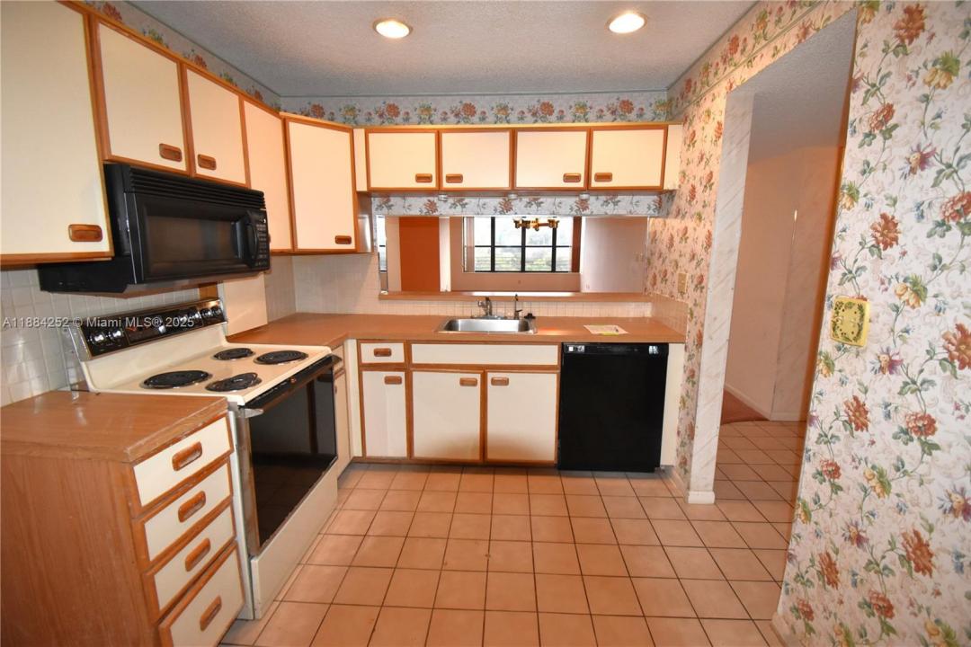 2908 S Carambola Cir S 402, Coconut Creek, פלורידה 33066, ארצות הברית של אמריקה 
