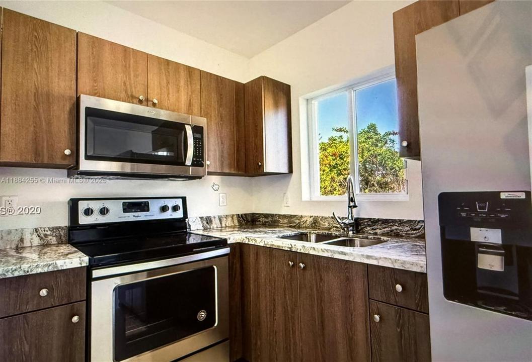 6240 NW 22nd Ct 1, Miami, Flórida 33147, Estados Unidos