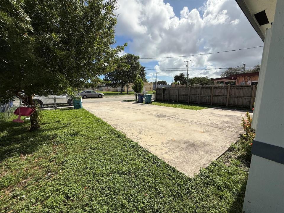 6240 NW 22nd Ct 1, Miami, Flórida 33147, Estados Unidos
