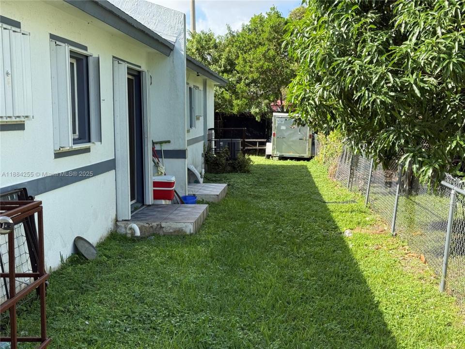 6240 NW 22nd Ct 1, Miami, Flórida 33147, Estados Unidos