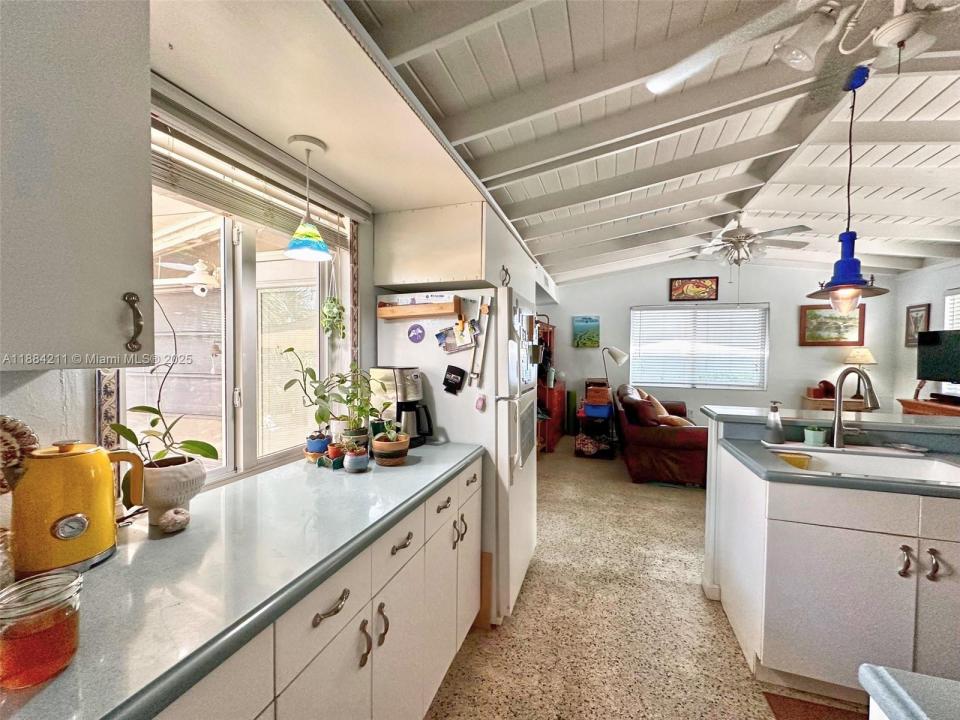 319 Woods Ave, Plantation Key, Florida 33070, USA