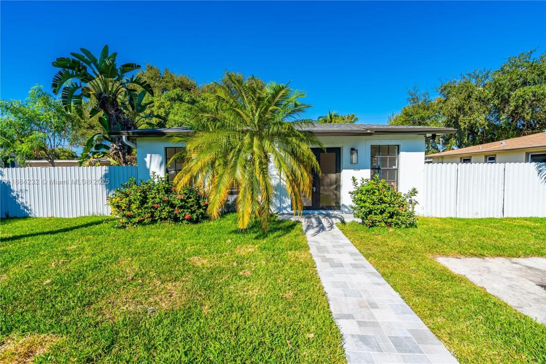 407 NW 45th St, Miami, フロリダ 33127, アメリカ合衆国