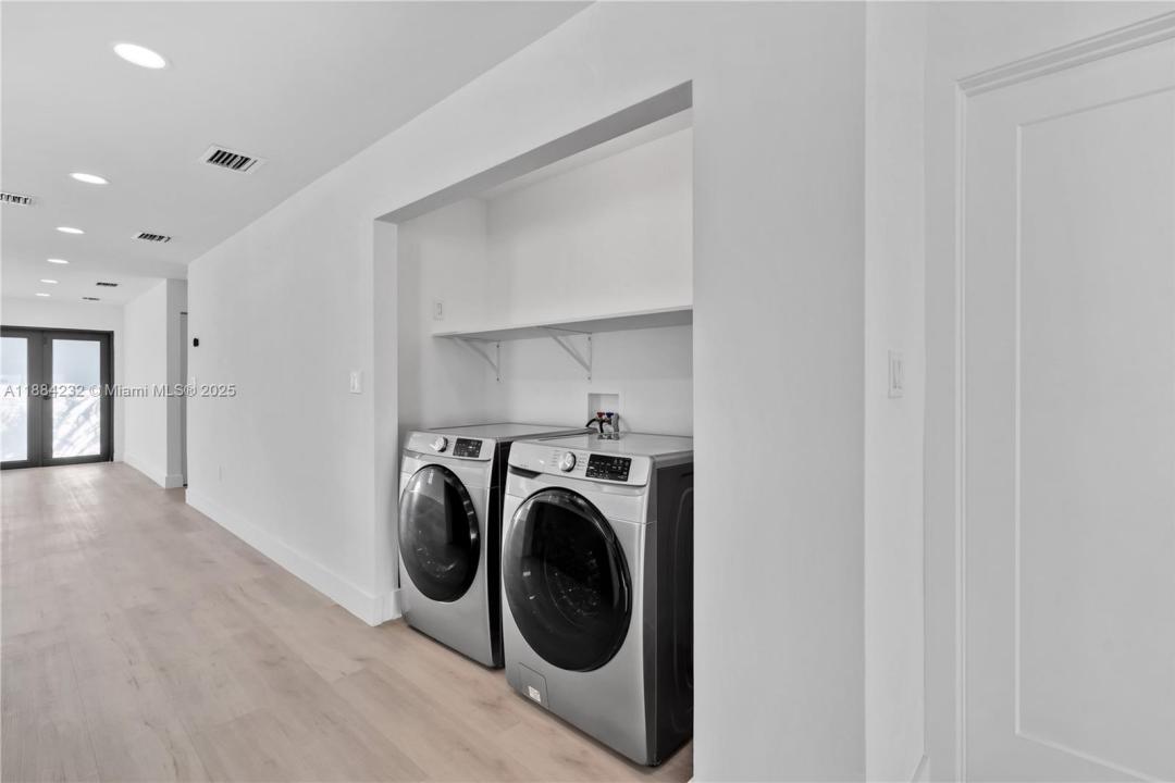 407 NW 45th St, Miami, フロリダ 33127, アメリカ合衆国