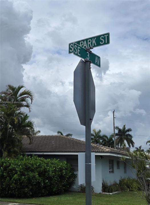 250 SE Park St 3, Dania Beach, Florida 33004, Amerika Birleşik Devletleri