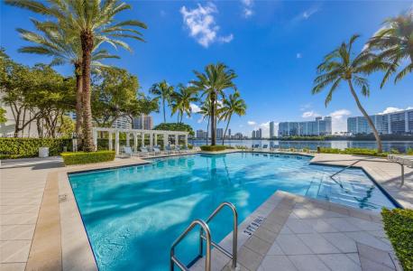 3245 NE 184 St 13101, Aventura, Florida 33160, USA