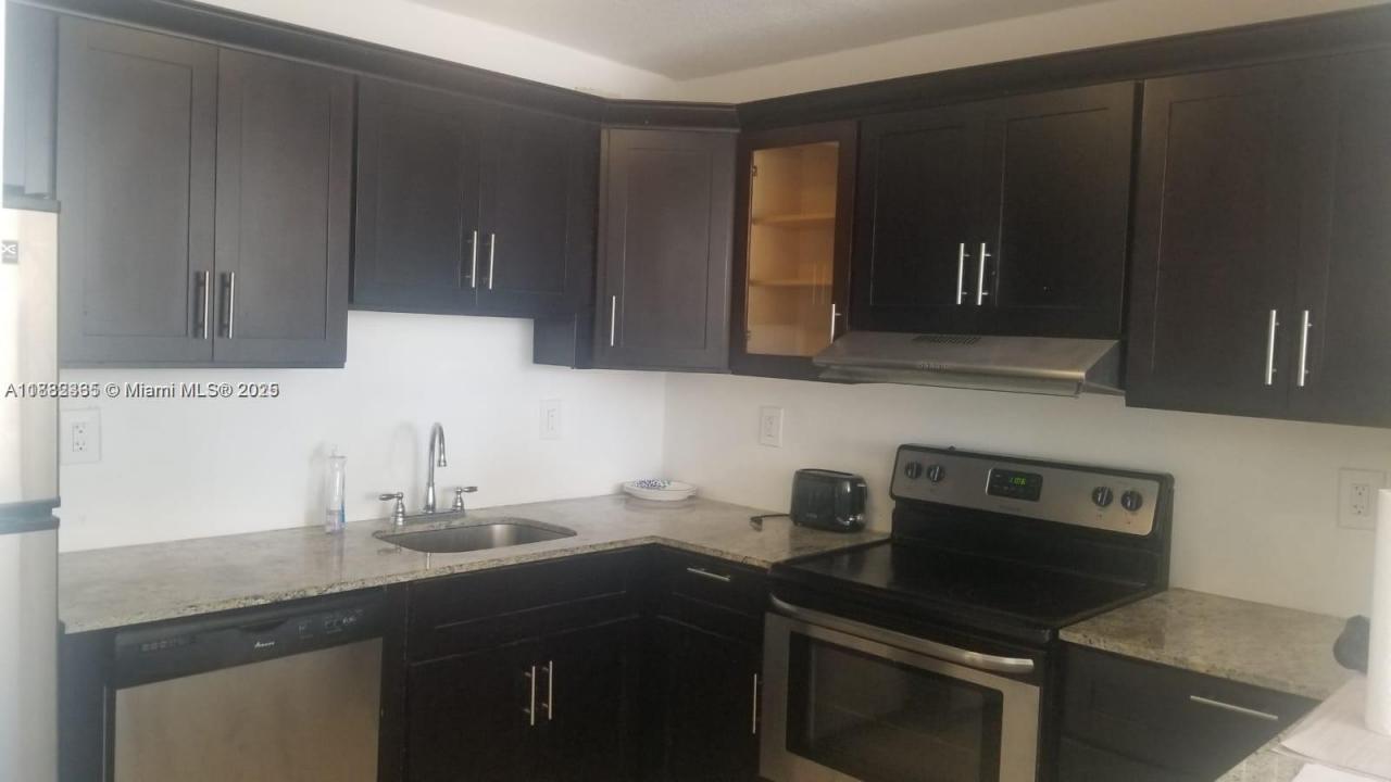 7118 Bonita Dr 404, Miami Beach, Flórida 33141, Estados Unidos