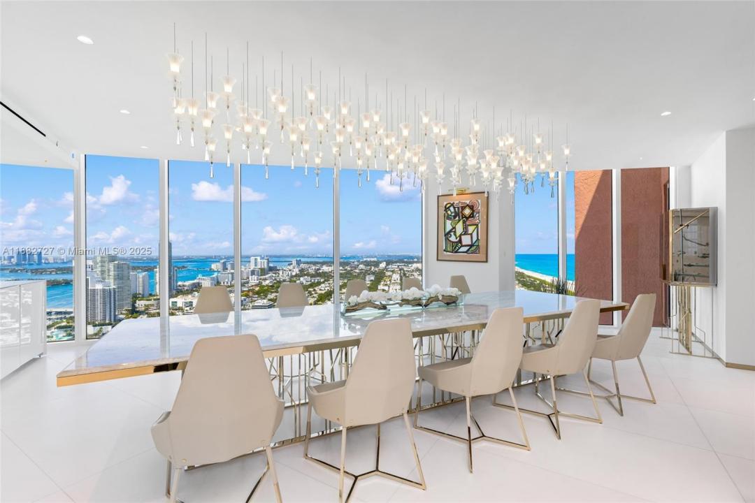 300 S Pointe Dr PH-5, Miami Beach, פלורידה 33139, ארצות הברית של אמריקה