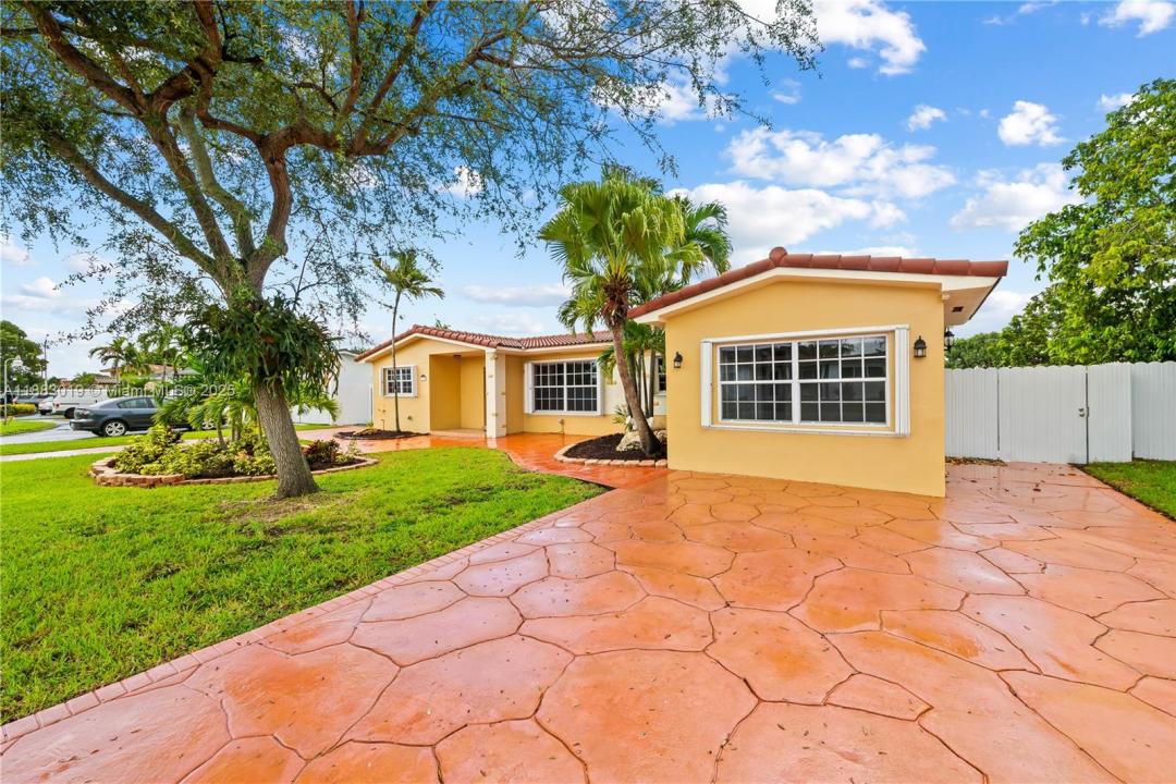 1656 W 80th St, Hialeah, フロリダ 33014, アメリカ合衆国