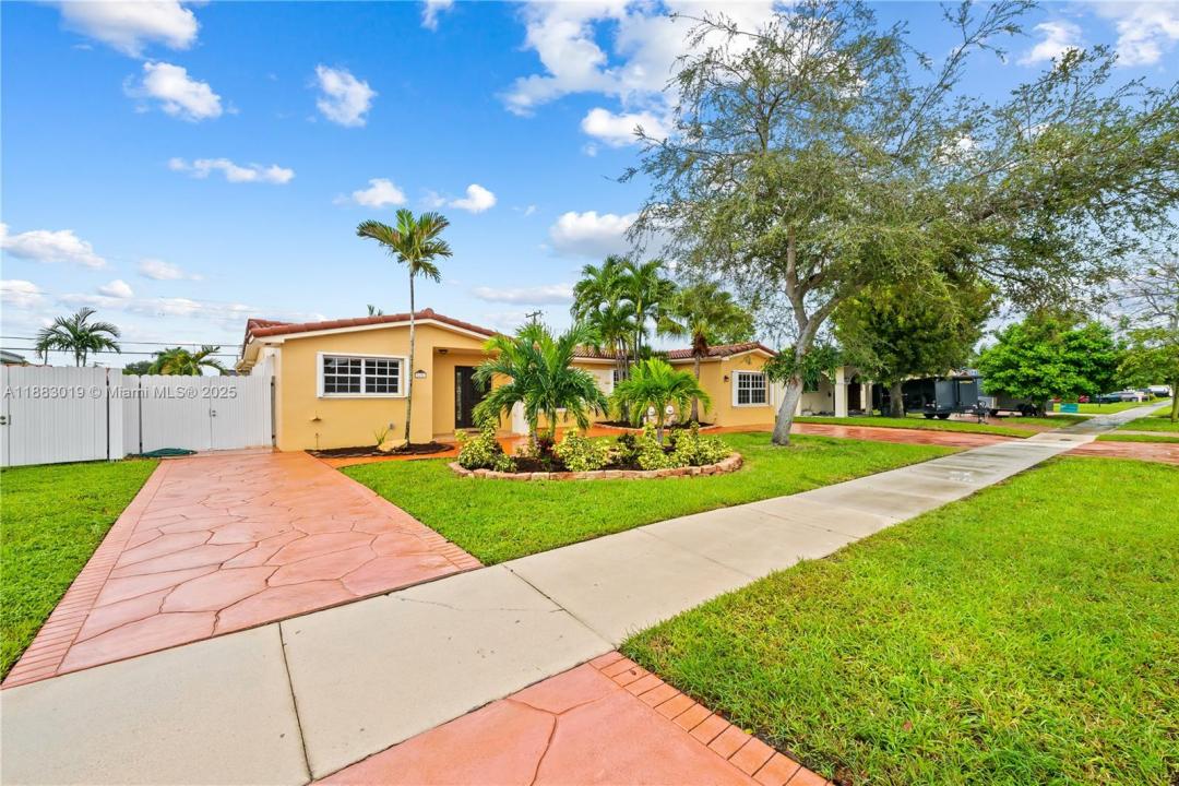 1656 W 80th St, Hialeah, フロリダ 33014, アメリカ合衆国