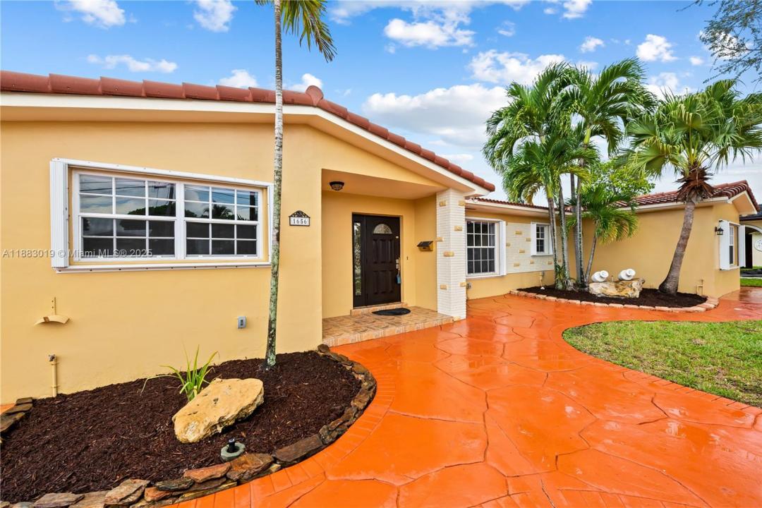 1656 W 80th St, Hialeah, フロリダ 33014, アメリカ合衆国