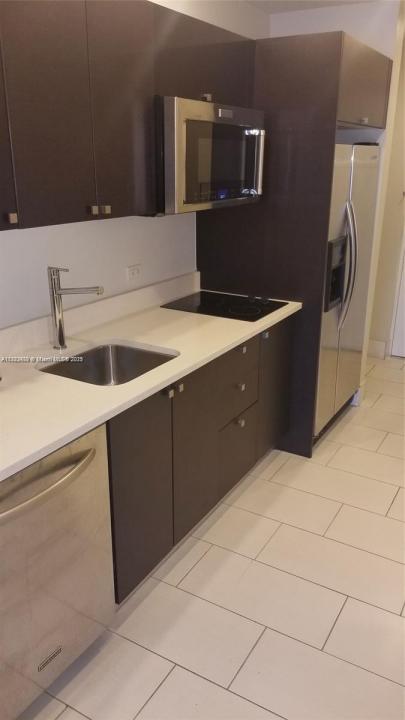 5300 NW 87th Ave 415, Doral, Flórida 33178, Estados Unidos
