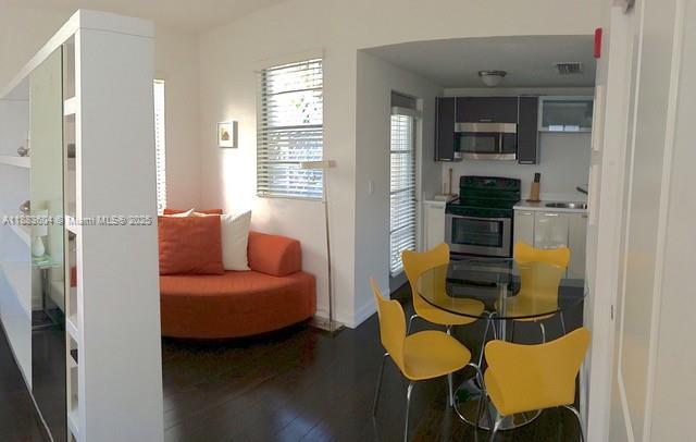 621 11th St 102, Miami Beach, פלורידה 33139, ארצות הברית של אמריקה 