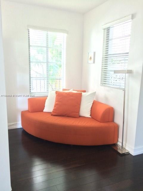 621 11th St 102, Miami Beach, פלורידה 33139, ארצות הברית של אמריקה 