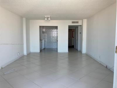 100 Bayview Dr 1902, Sunny Isles Beach, Florida 33160, USA