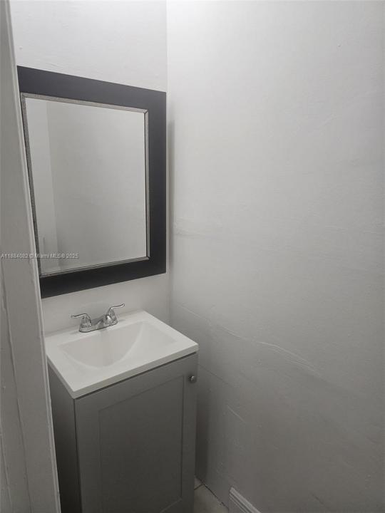 Hialeah, Florida 33016