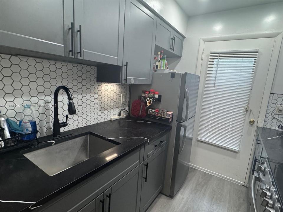1431 S 14th Ave 111, Hollywood, Florida 33020