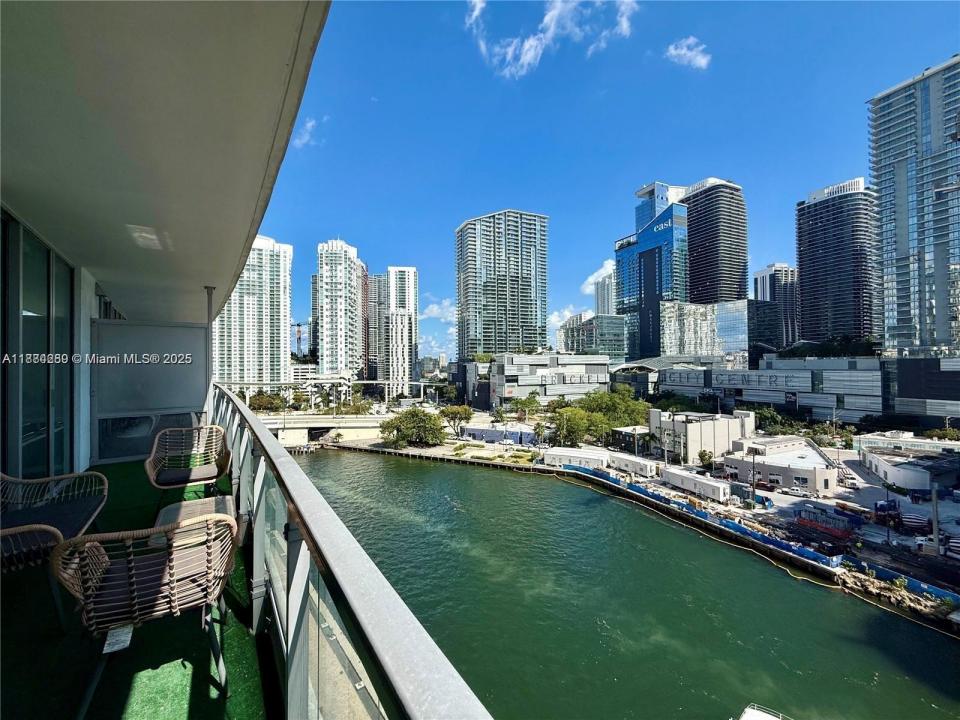 92 SW 3rd St 1104, Miami, פלורידה 33130, ארצות הברית של אמריקה
