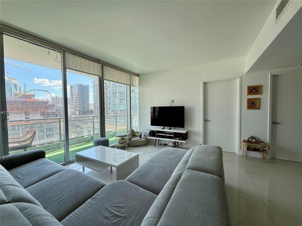 92 SW 3rd St 1104, Miami, פלורידה 33130, ארצות הברית של אמריקה