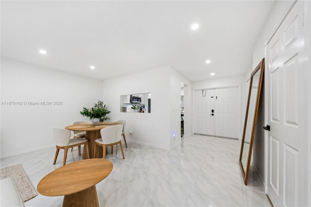 3803 NW 122nd Ter, Sunrise, Флорида 33323, Соединенные Штаты