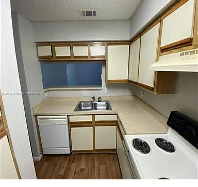 224 Afton SQ 224, Other City - In The State Of Florida, Florida 32714