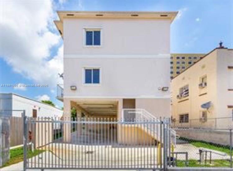 1063 SW 2nd St 4, Miami, פלורידה 33130, ארצות הברית של אמריקה 
