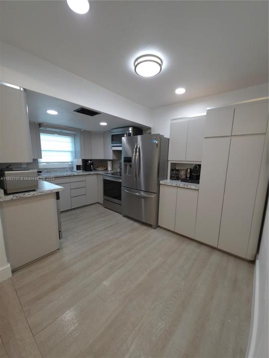 5041 SW 11th St, Plantation, Флорида 33317, Соединенные Штаты
