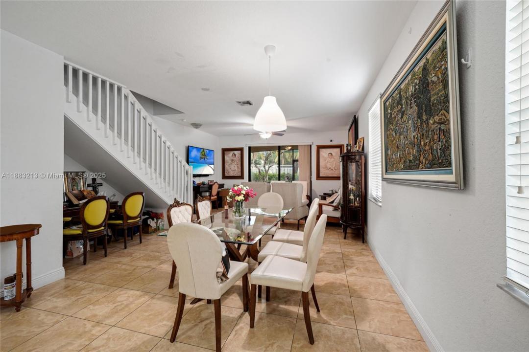 4101 Forest Dr, Weston, Florida 33332