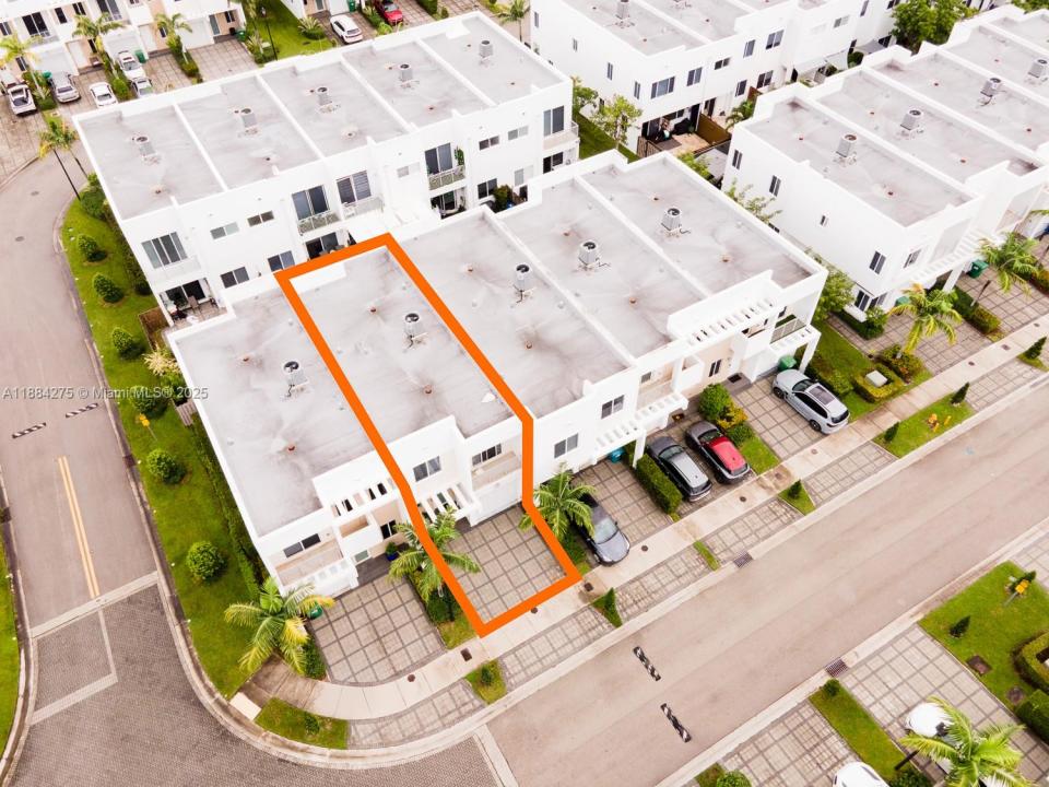 10279 NW 72nd St, Doral, Florida 33178