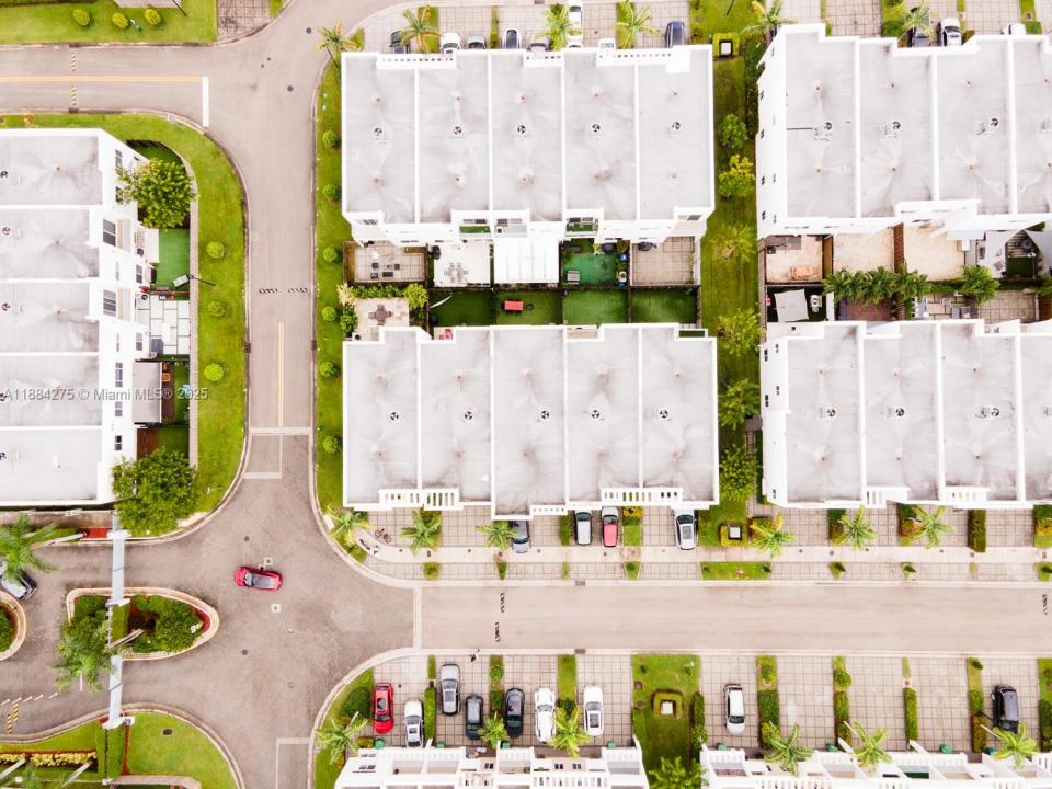 10279 NW 72nd St, Doral, Florida 33178