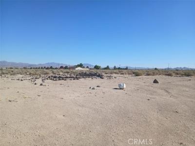 E Clark, Lucerne Valley, 加利福尼亚州 92356, 美国