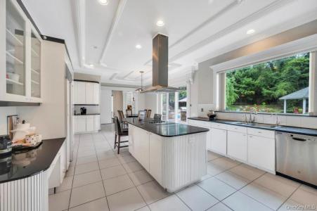 25 Wildwood Drive, Oyster Bay, Нью-Йорк 11791, Соединенные Штаты