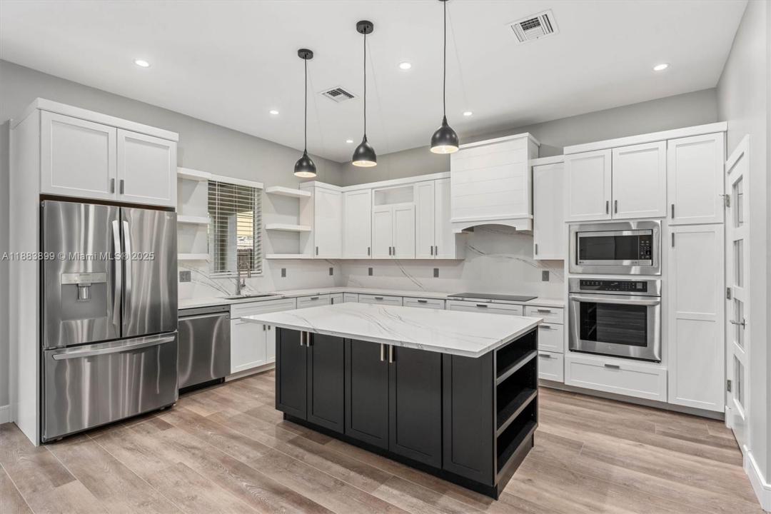 2431 NE 20th Ave, Lighthouse Point, Florida 33064