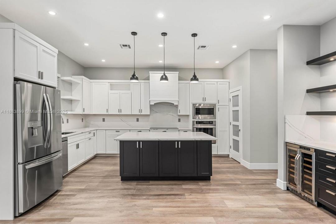 2431 NE 20th Ave, Lighthouse Point, Florida 33064