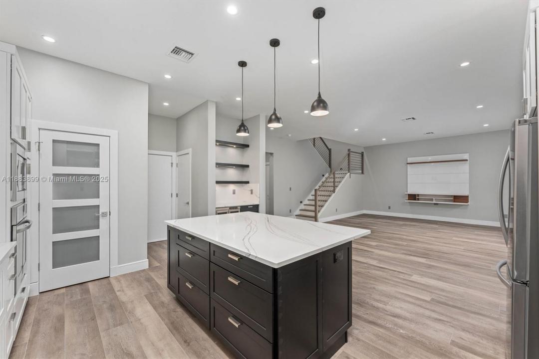 2431 NE 20th Ave, Lighthouse Point, Florida 33064