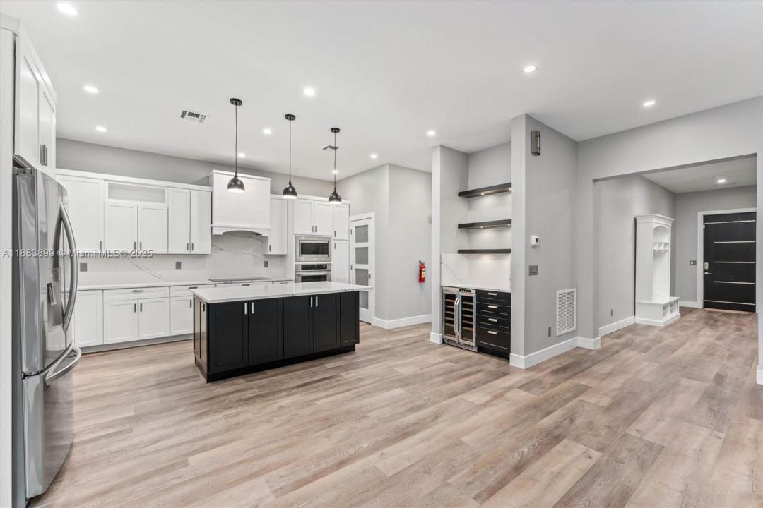 2431 NE 20th Ave, Lighthouse Point, Florida 33064