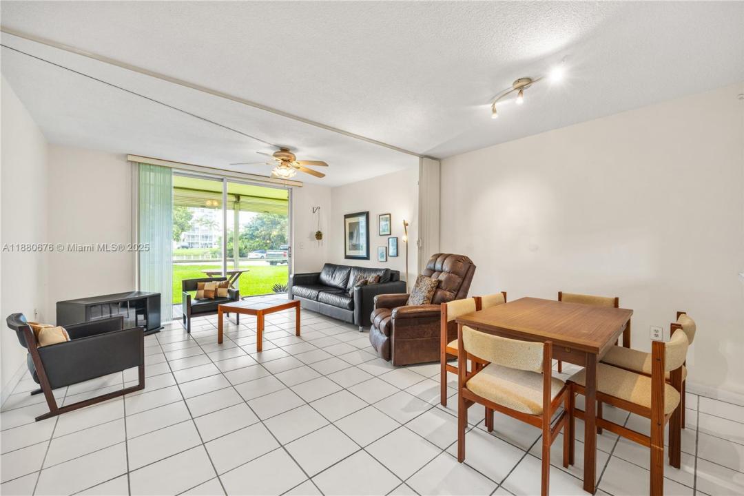 2903 Point East Dr K111, Aventura, Флорида 33160, Соединенные Штаты