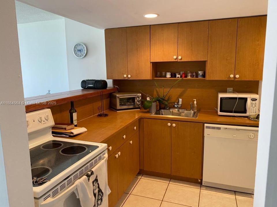 Miami Beach, Florida 33141