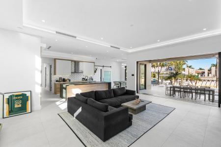 933 Allamanda Drive, Delray Beach, Florida 33483