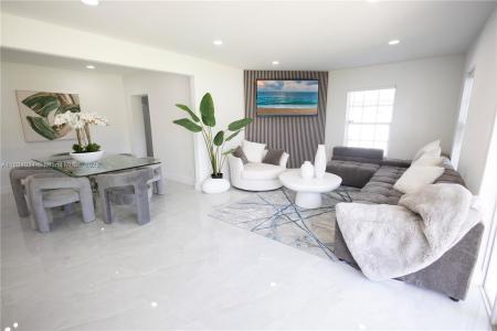 1435 Grant St na, Hollywood, Florida 33020, USA