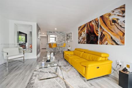 9373 Fontainebleau Blvd K212, Miami, Florida 33172, USA