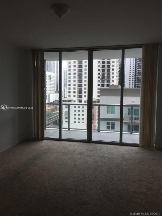 1111 SW 1st Ave 1724-N, Miami, Floryda 33130, USA