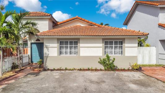 12362 NW 98th Pl, Hialeah Gardens, Florida 33018, USA