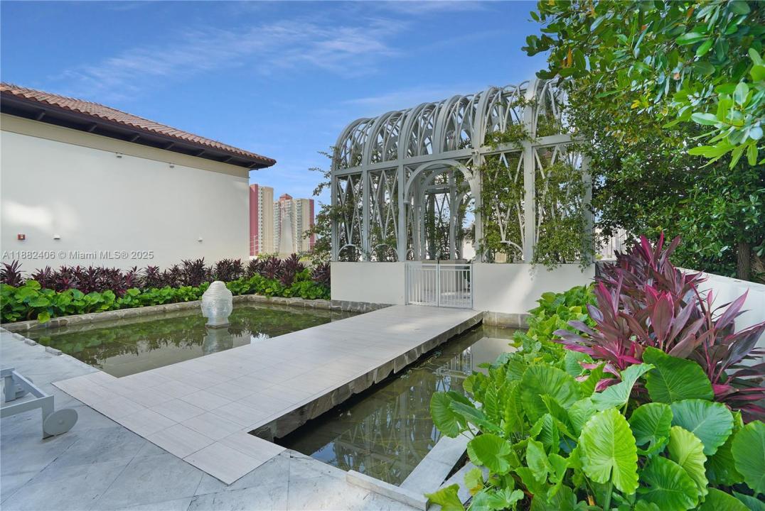 250 S Sunny Isles Blvd TH-207, Sunny Isles Beach, Floride 33160, États-Unis