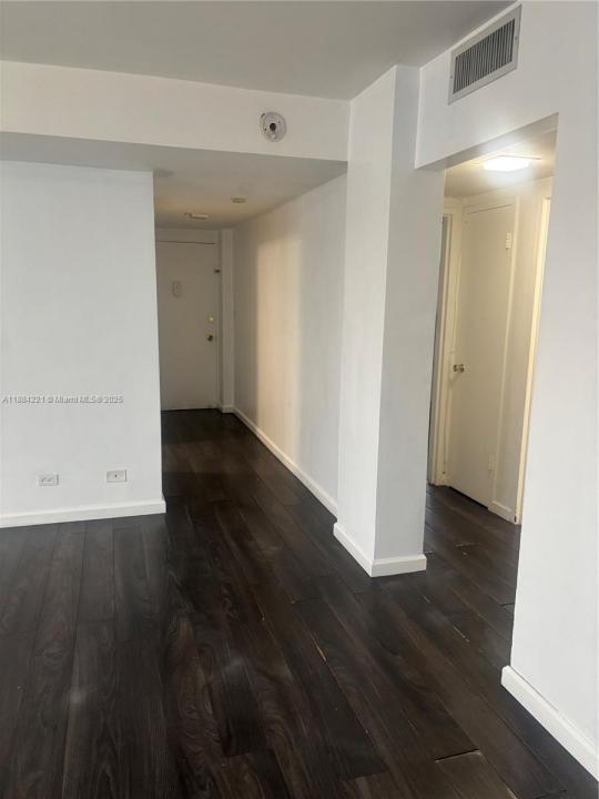 3660 NE 166th St 215, North Miami Beach, Floride 33160, États-Unis