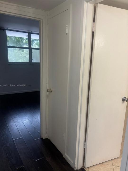 3660 NE 166th St 215, North Miami Beach, Floride 33160, États-Unis